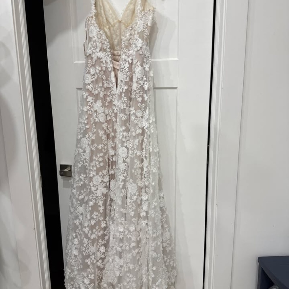 Maggie Sottero Dress from Wendy bridal - Picture 2 of 8